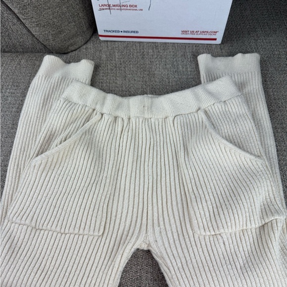 Box With Clothes Brands Like Pretty Little Things, Wild Fable And Fashion Nova. - Picture 5 of 7